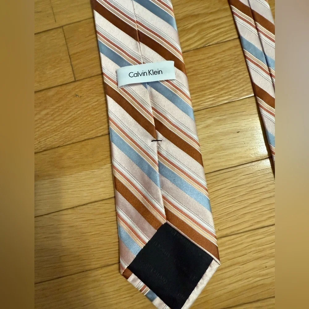 Calvin Klein Men’s Neck Tie Pastel Striped Office Career Wedding Preppy